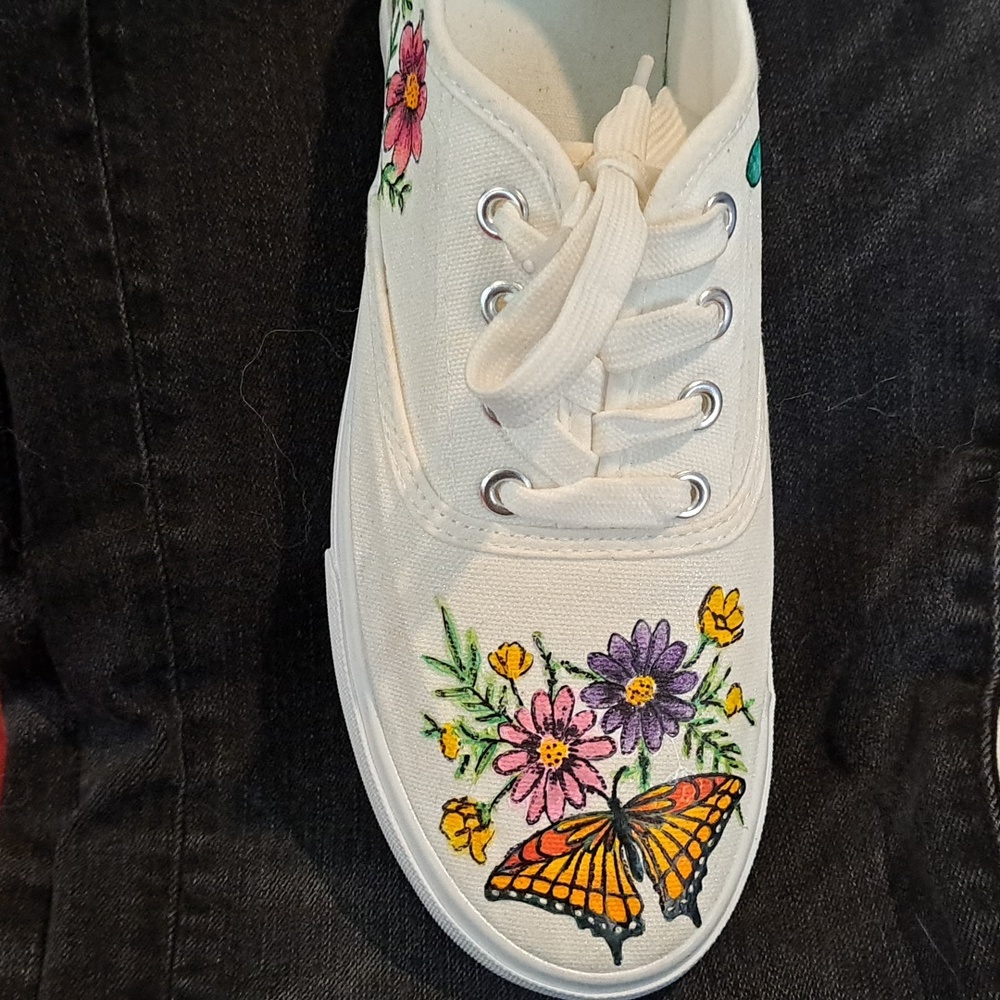 Size 8/39 new white custom painted shoes.